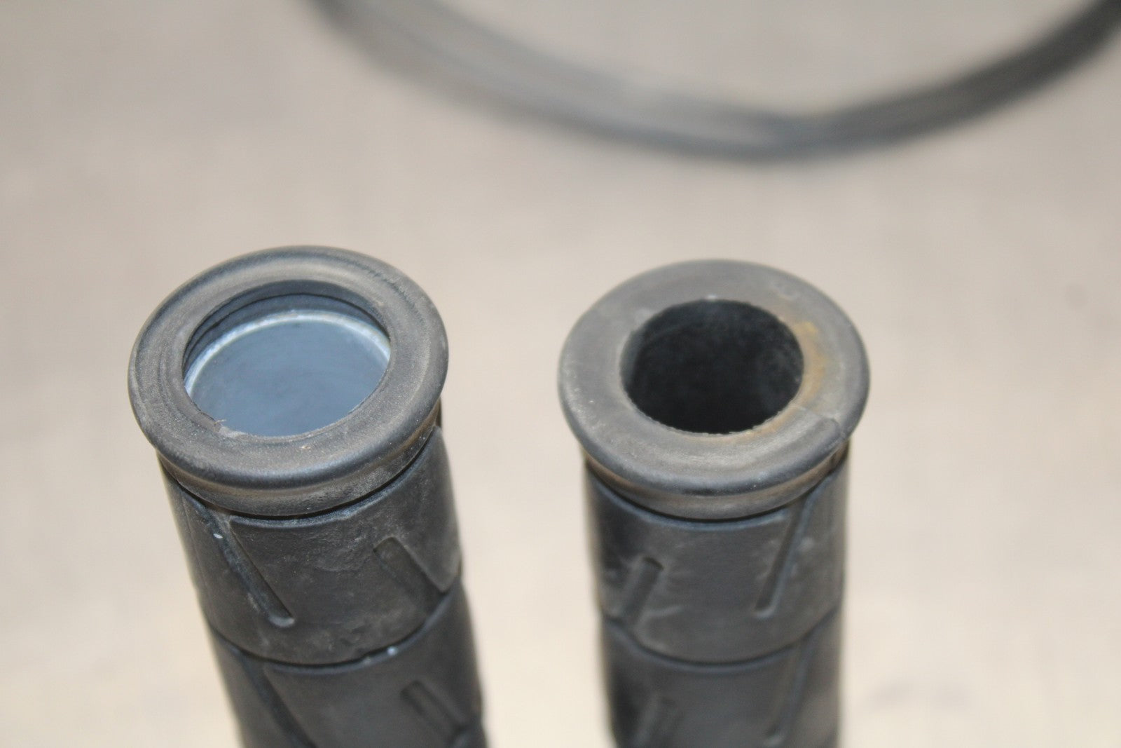 07-08 KAWASAKI NINJA ZX6R THROTTLE CABLE LINE HOUSING GUIDE BB203