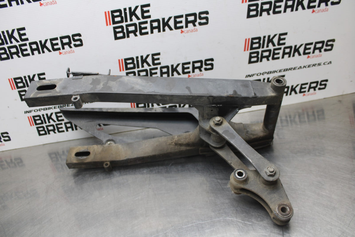 09 KAWASAKI NINJA 250R REAR SWINGARM BACK SUSPENSION SWING ARM BB824