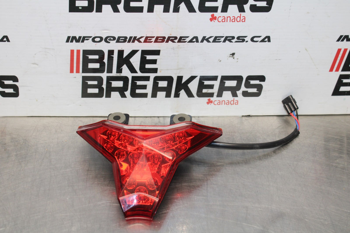 24-25 KAWASAKI NINJA ZX4R REAR TAIL TAILLIGHT BACK BRAKE LIGHT BB840