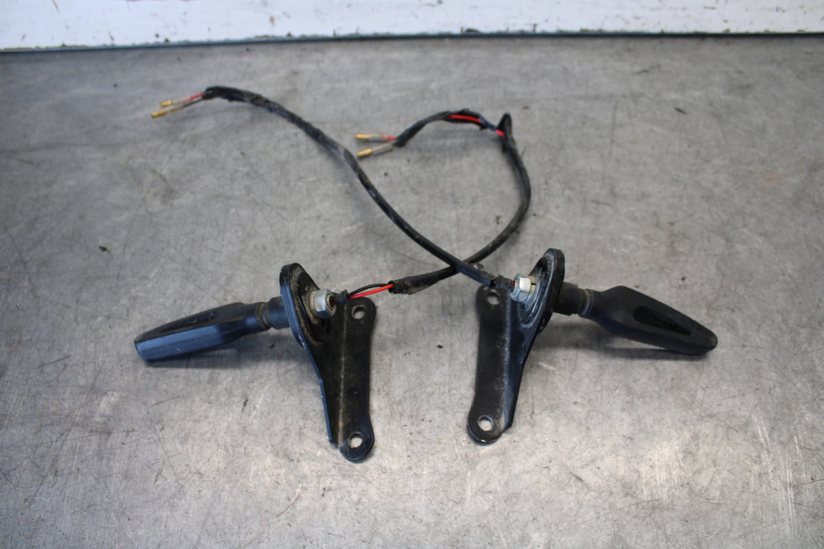 08-16 YAMAHA YZF R6 AFTERMARKET REAR LEFT RIGHT TURN SIGNALS BB665