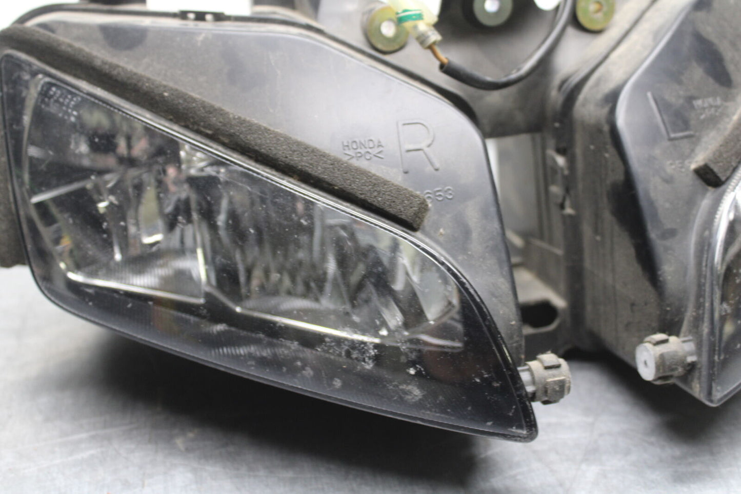 05-06 HONDA CBR600RR FRONT HEADLIGHT HEAD LIGHT LAMP BB727