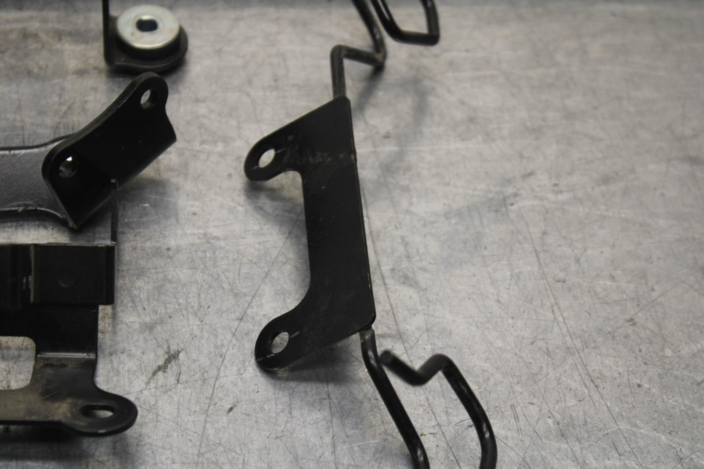 17-20 KAWASAKI 650 EX650 ABS GAS TANK RESERVOIR BRACKET AND MISCELLANEOUS BB88