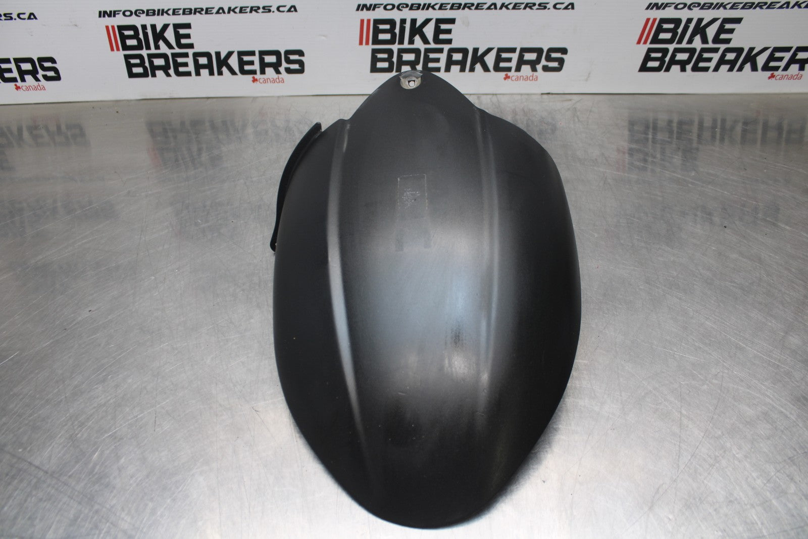 08 KAWASAKI NINJA ZX10R REAR BACK WHEEL TIRE HUGGER FENDER BB201