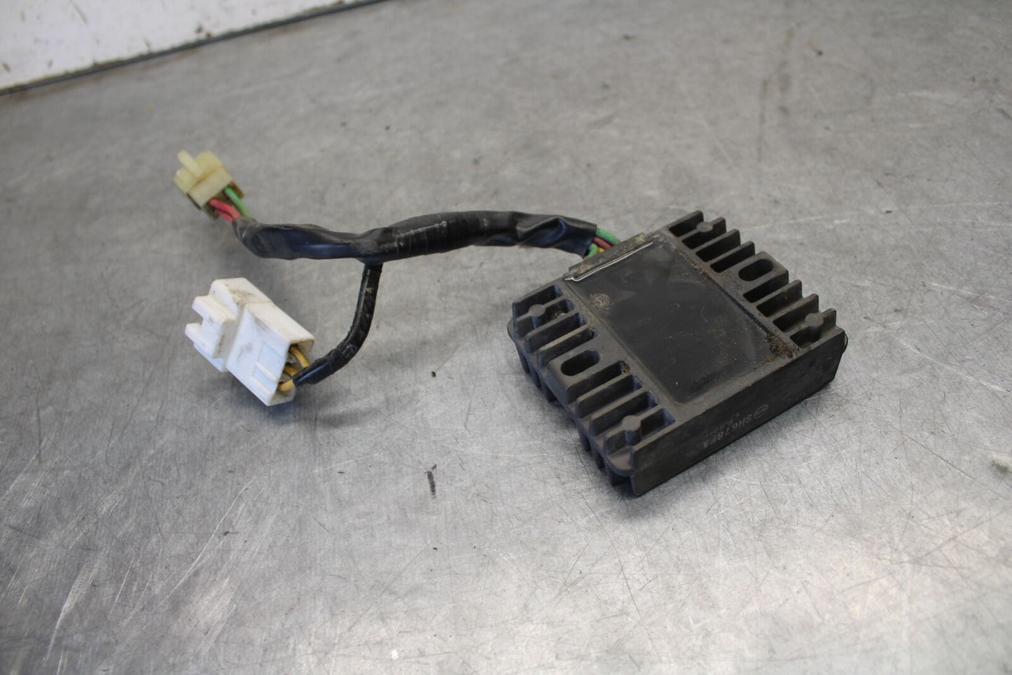 05-06 HONDA CBR600RR RECTIFIER VOLTAGE REGULATOR BB689