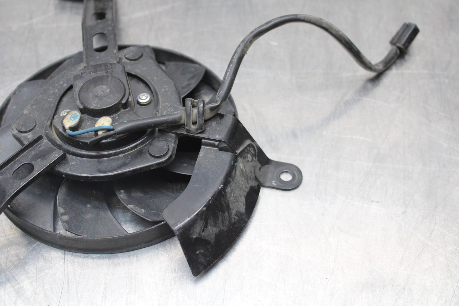 14-17 YAMAHA FZ07 ENGINE RADIATOR COOLING FAN BB162