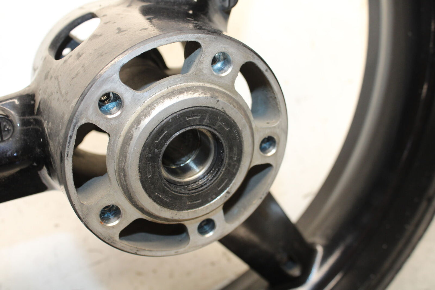 04-05 SUZUKI GSXR600 FRONT WHEEL RIM BB658