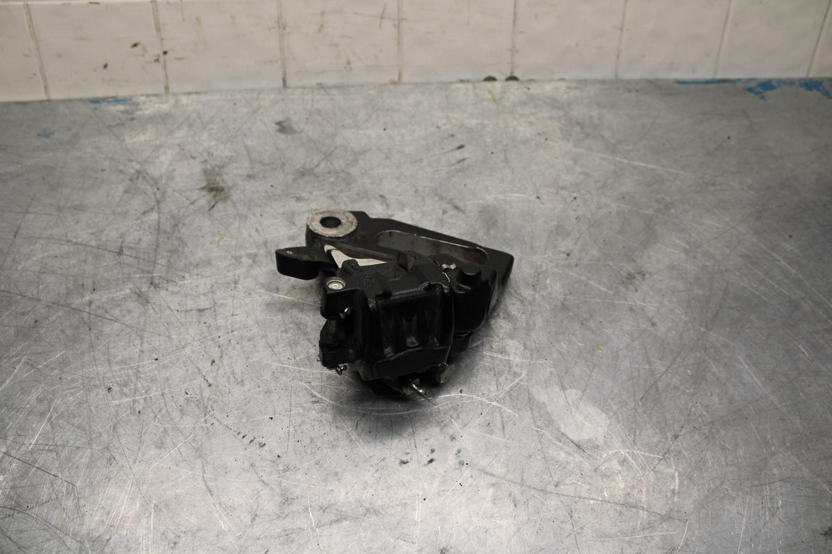 18 KTM RC 390 REAR BACK BRAKE CALIPER W MOUNT BRACKET BB442