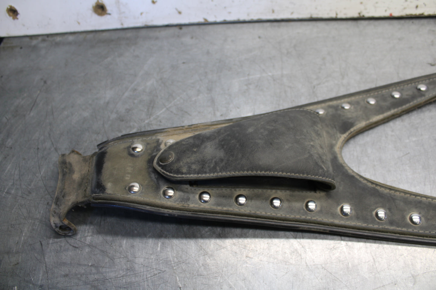 02-04 HONDA VTX1800S GAS TANK FUEL CELL BELT BB712