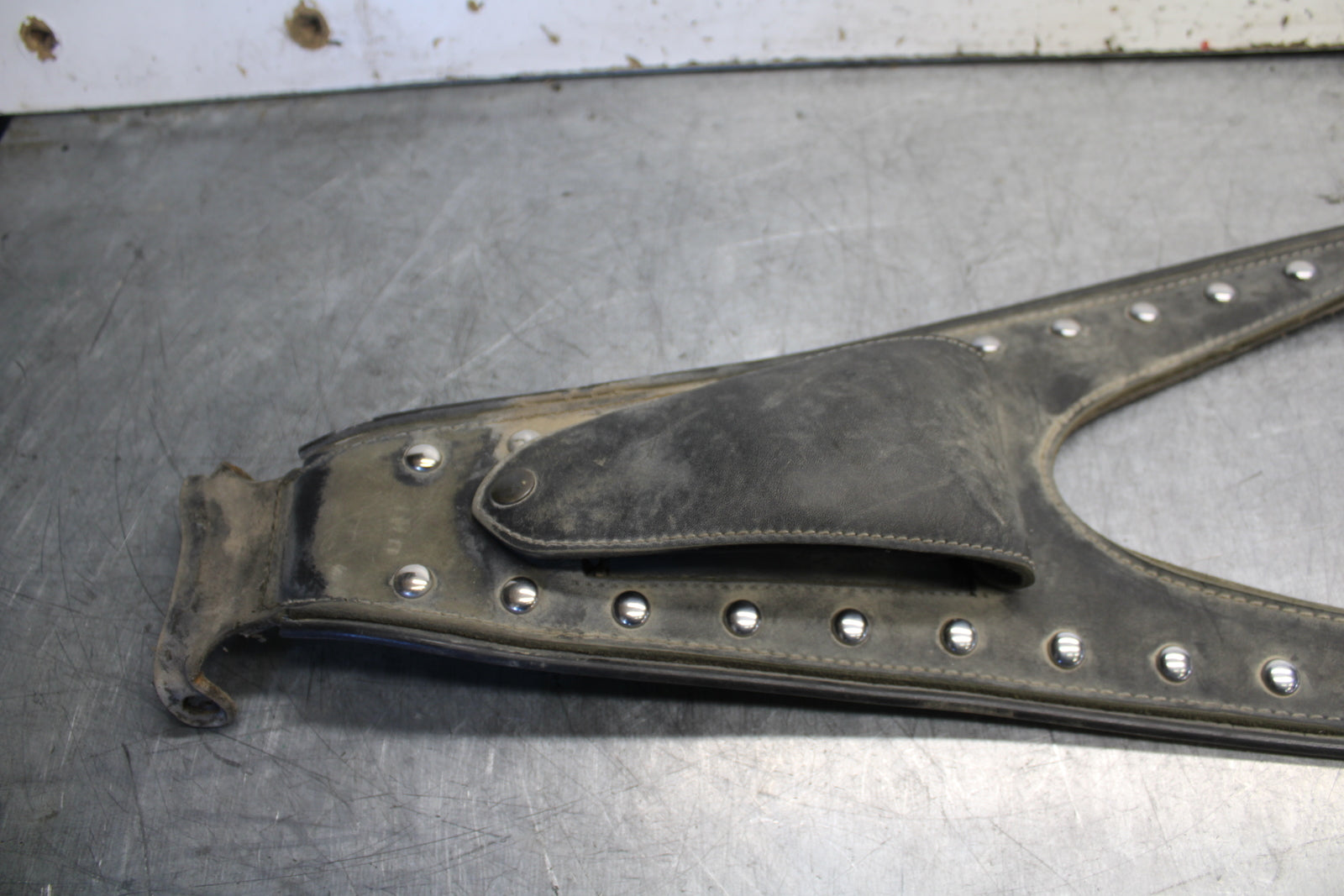 02-04 HONDA VTX1800S GAS TANK FUEL CELL BELT BB712