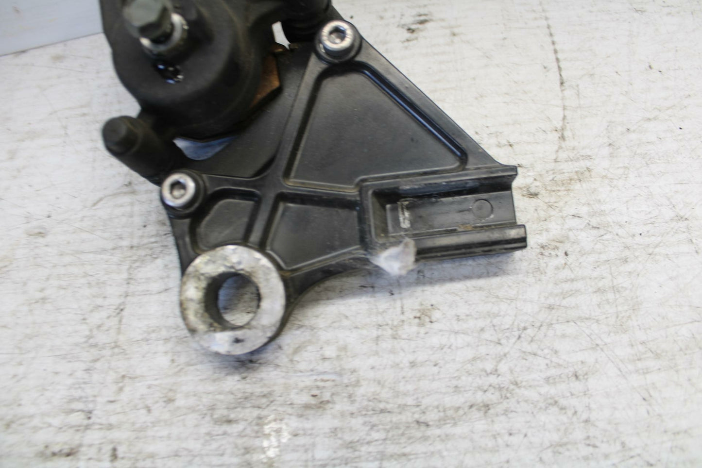 07-09 KAWASAKI VERSYS 650 REAR BACK BRAKE CALIPER W MOUNT BRACKET BB302