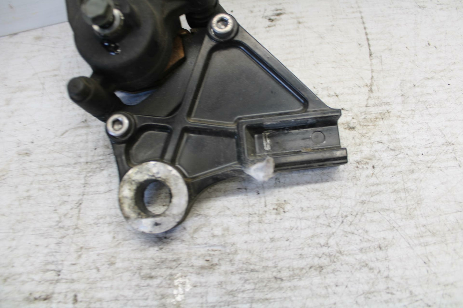 07-09 KAWASAKI VERSYS 650 REAR BACK BRAKE CALIPER W MOUNT BRACKET BB302