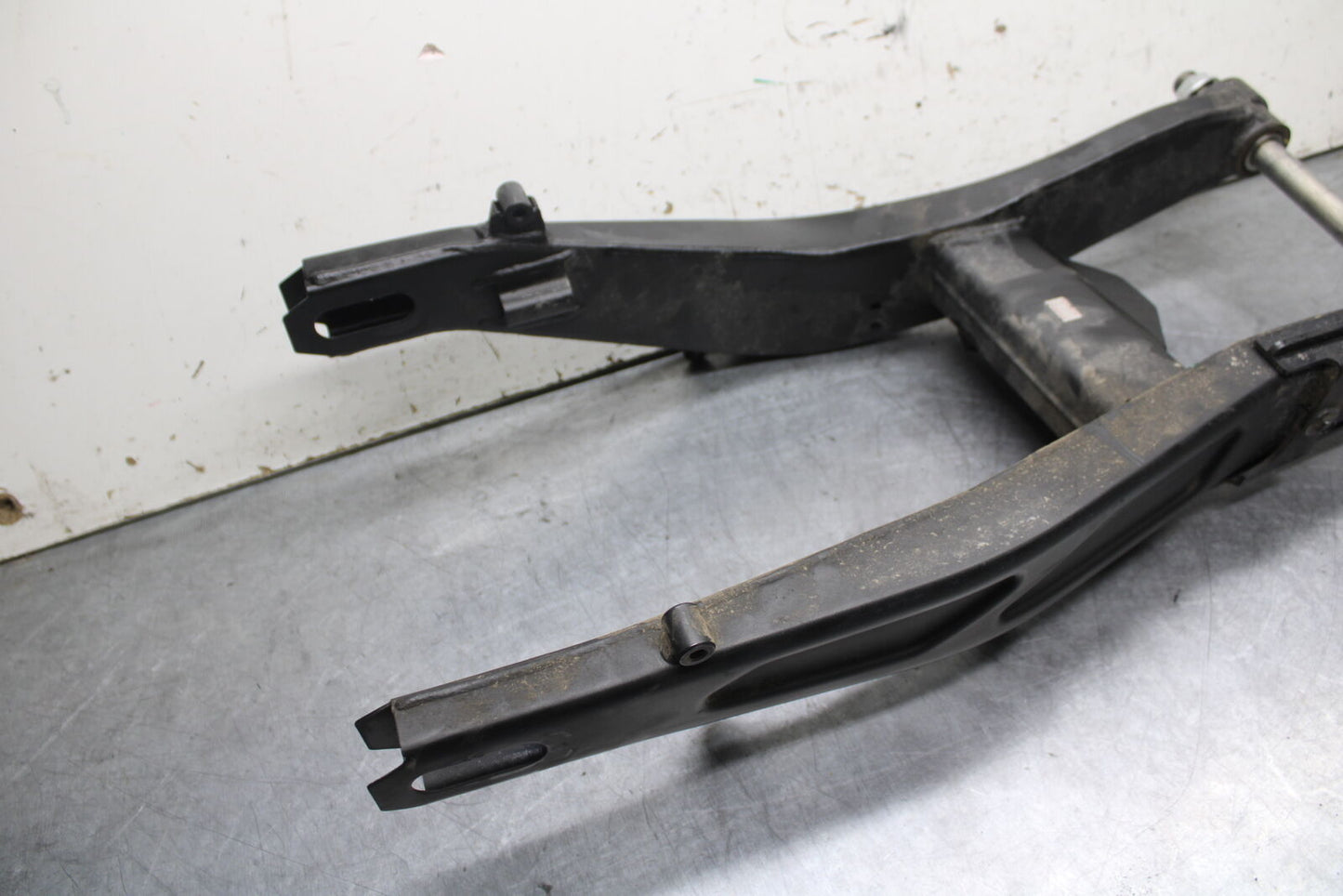18-24 KAWASAKI NINJA 650 REAR SWINGARM BACK SUSPENSION SWING ARM BB725