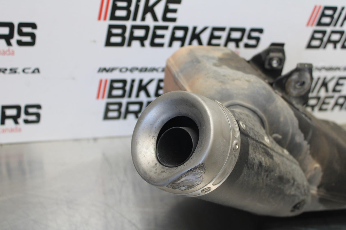 16 YAMAHA XSR900 FULL EXHAUST SYSTEM HEADERS PIPE MUFFLER BB786
