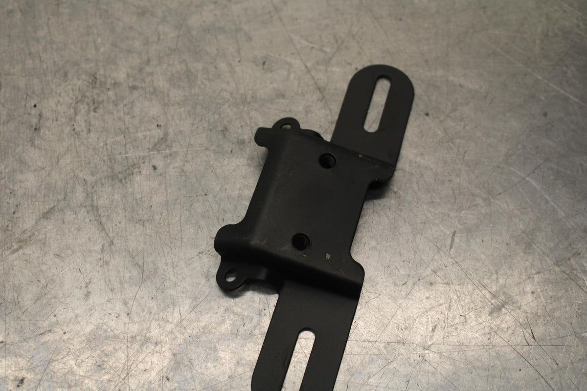 1985 Kawasaki Ninja 900R ZX900A REAR BACK TAIL LIGHT MOUNT BRACKET BB84