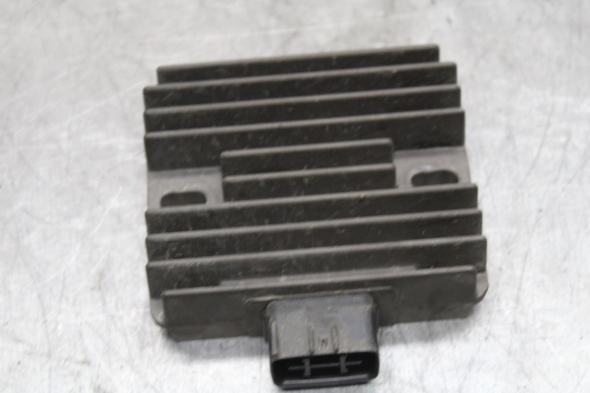 06 YAMAHA YZF R6 RECTIFIER VOLTAGE REGULATOR 4XY-81960-00-00 BB716