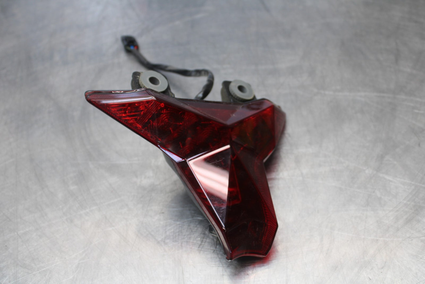 18-23 KAWASAKI NINJA 400 EX400 ABS REAR TAIL TAILLIGHT BACK BRAKE LIGHT BB177