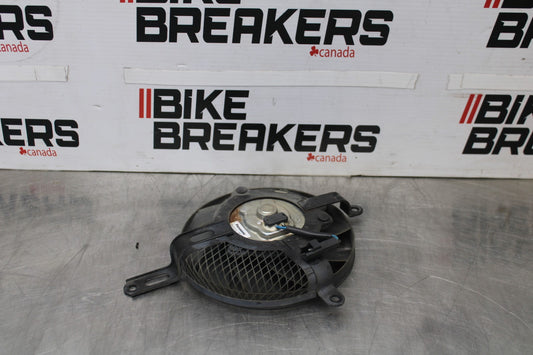 11-26 SUZUKI GSXR750 ENGINE RADIATOR COOLING FAN BB900
