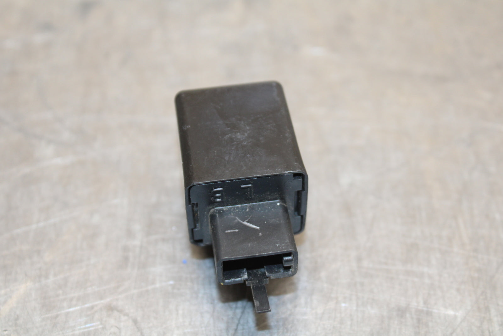 04-05 YAMAHA YZF R1 TURN SIGNAL BLINKER RELAY FLASHER SWITCH BB131