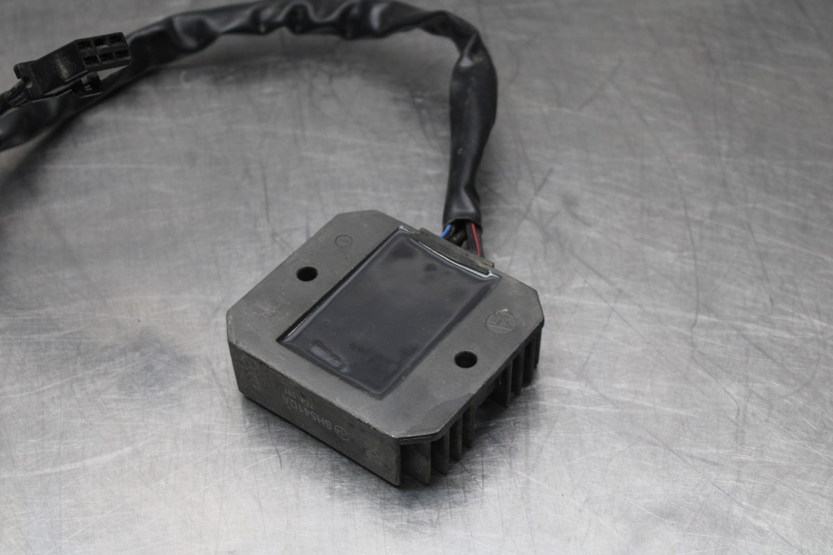 08 HONDA CBR125R RECTIFIER VOLTAGE REGULATOR BB839