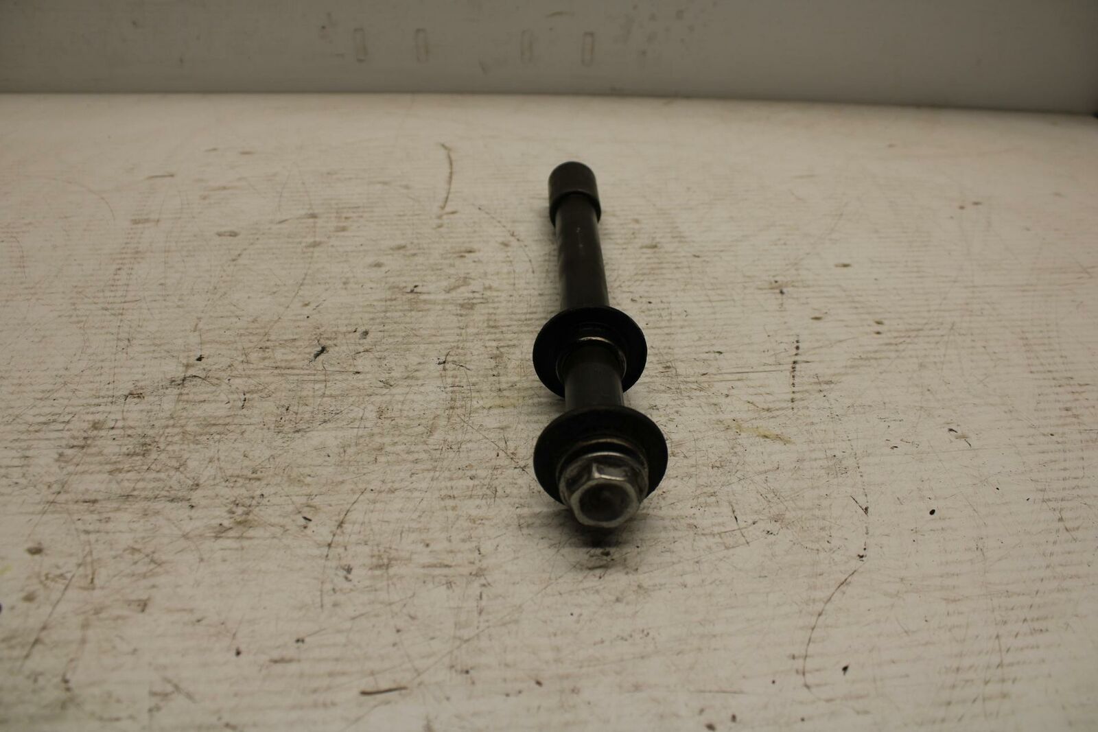 07 YAMAHA YZF R6 2c0 FRONT WHEEL RIM AXLE PIVOT BOLT BB297