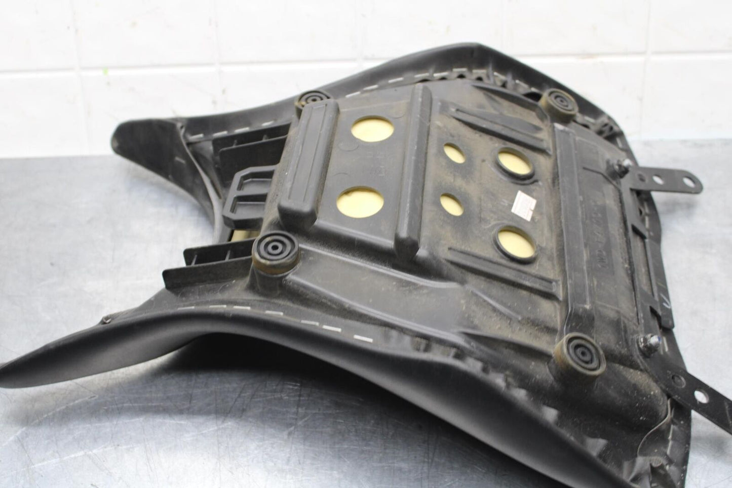 19-21 YAMAHA YZF R3 FRONT DRIVERS SEAT PAD SADDLE PILLION 1WD-F4710-02-00 BB588