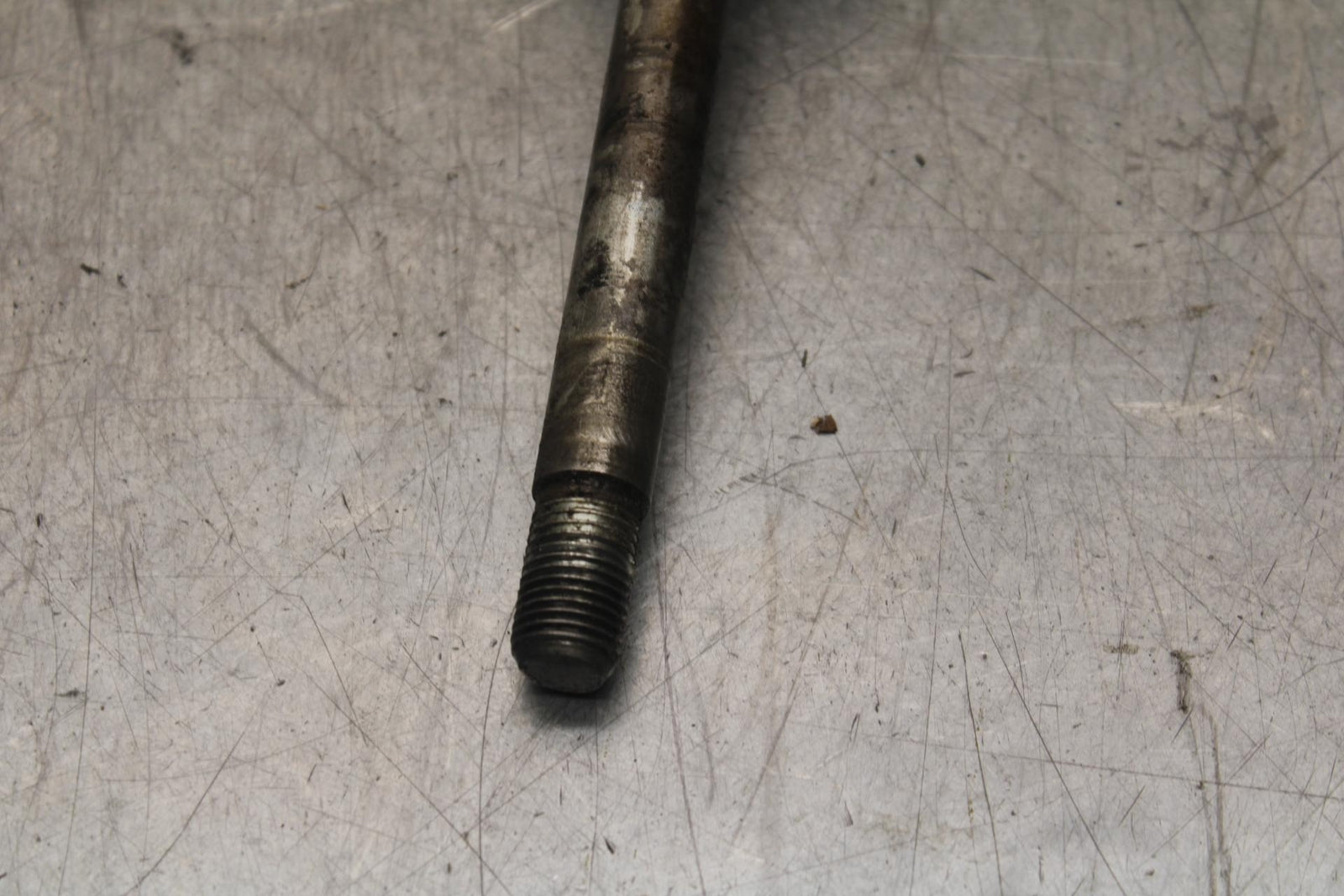 1988 Yamaha FZ600 FRONT WHEEL RIM AXLE PIVOT BOLT 10W-25381-00-00 BB601