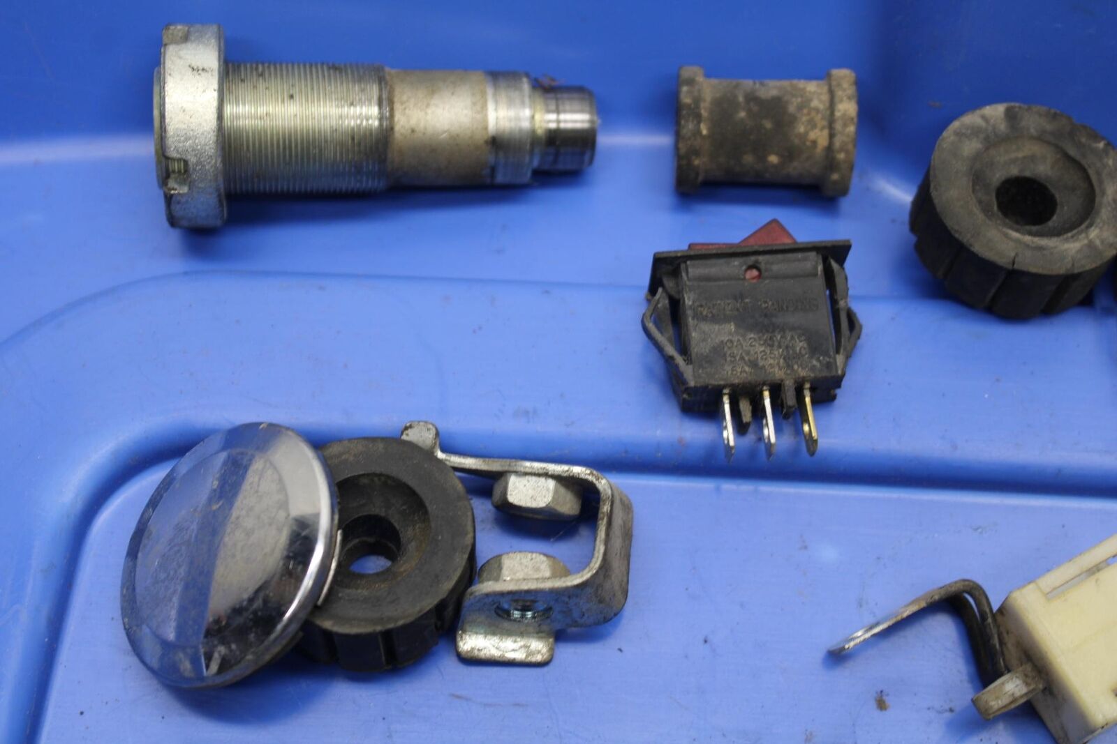 1985 Honda Shadow 500 VT500C MISCELLANEOUS BOLTS HARDWARE MOTOR SCREWS BB615