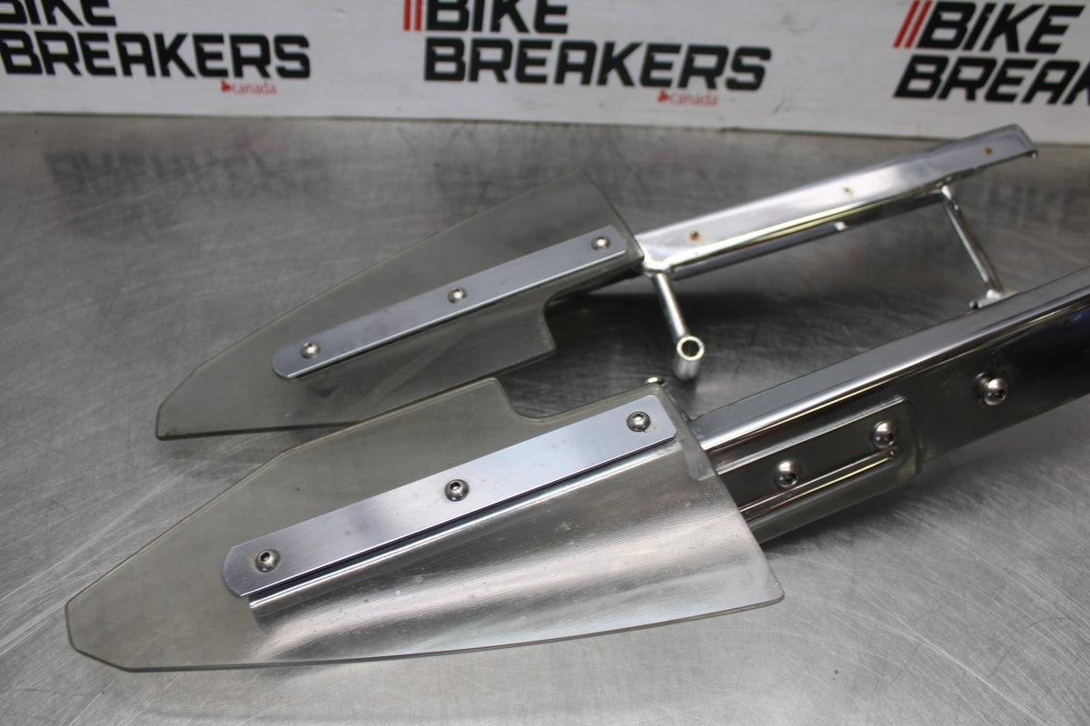 05-09 SUZUKI BOULEVARD C90 WINDSHIELD WIND SCREEN BRACKET MOUNT SET BB918