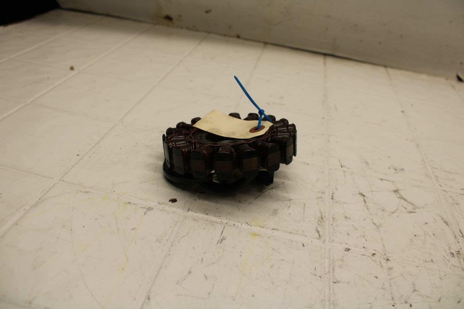 07 YAMAHA YZF R6 STATOR GENERATOR ALTERNATOR MAGNETO 2C0-81410-00-00 BB284 B
