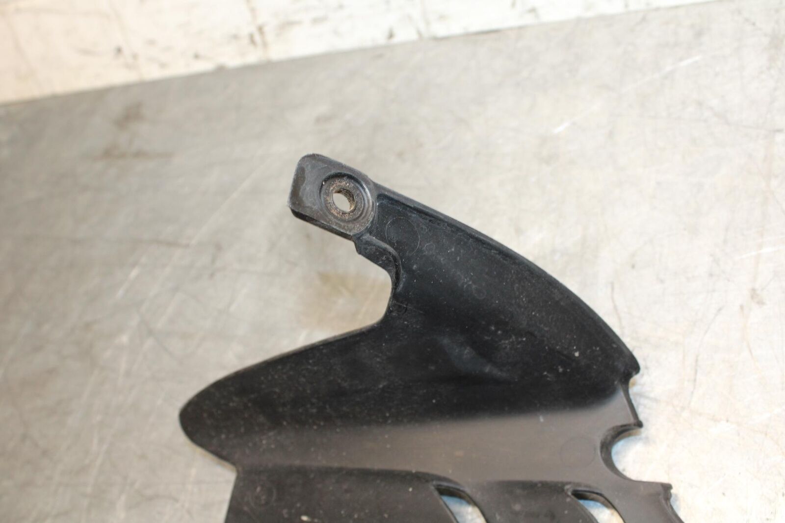 2009 Kawasaki Ninja ZX6R ZX600R REAR  WHEEL TIRE HUGGER FENDER  BB548