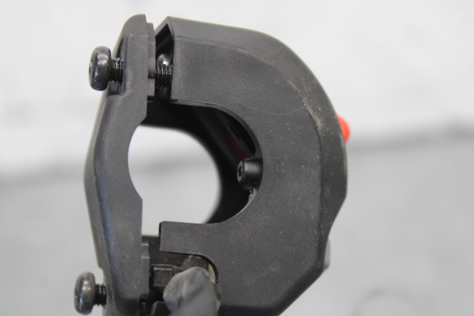 13-18 KAWASAKI NINJA ZX6R RIGHT CLIP ON HANDLE KILL OFF START SWITCHES  BB682