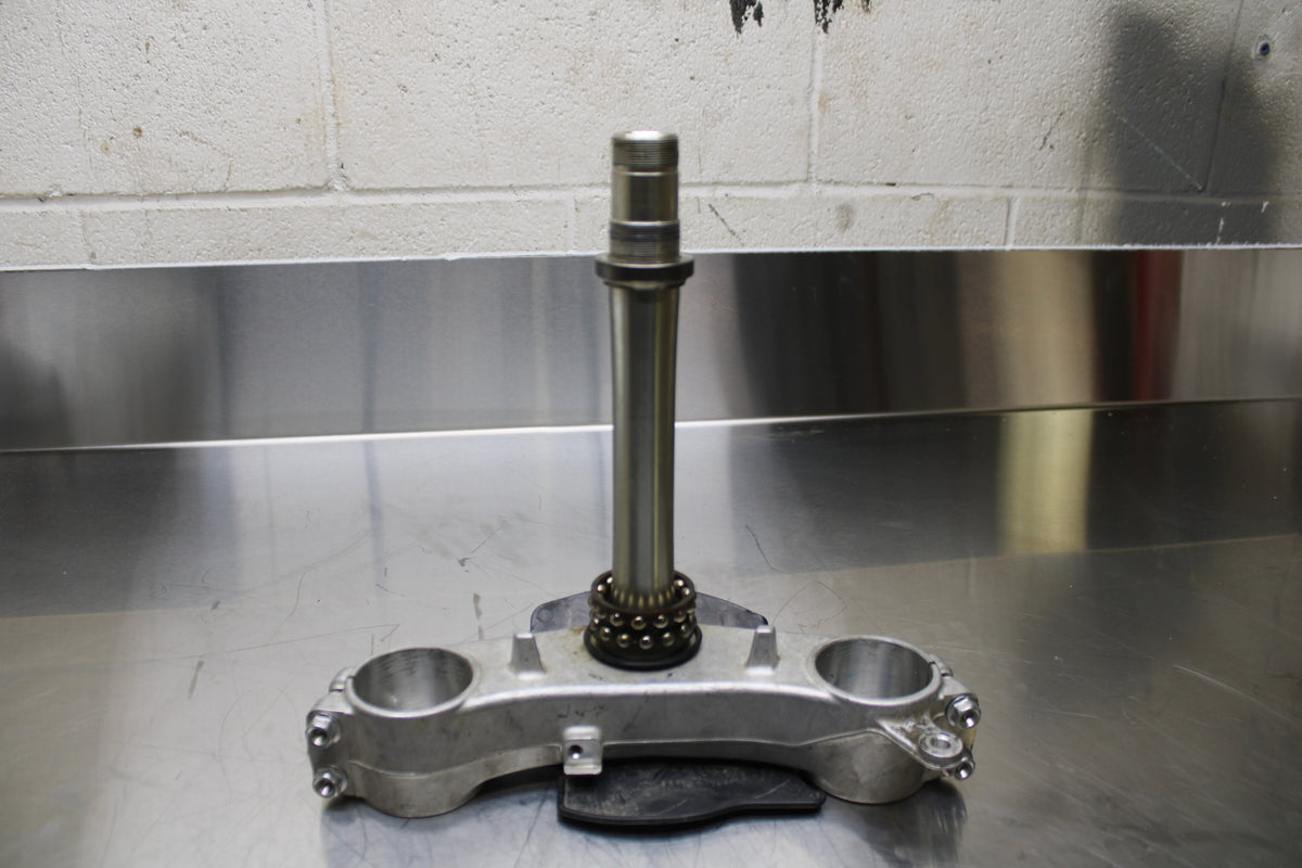 08-10 SUZUKI GSXR750 FRONT FORKS CLAMP LOWER TRIPLE TREE STEM BB630