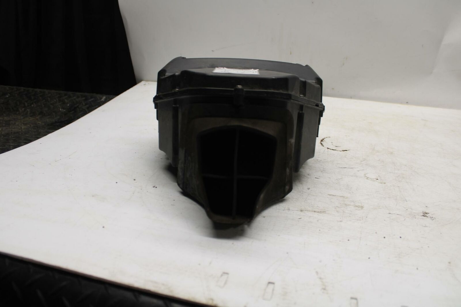 07-16 TRIUMPH STREET TRIPLE AIRBOX AIR INTAKE FILTER BOX BB361