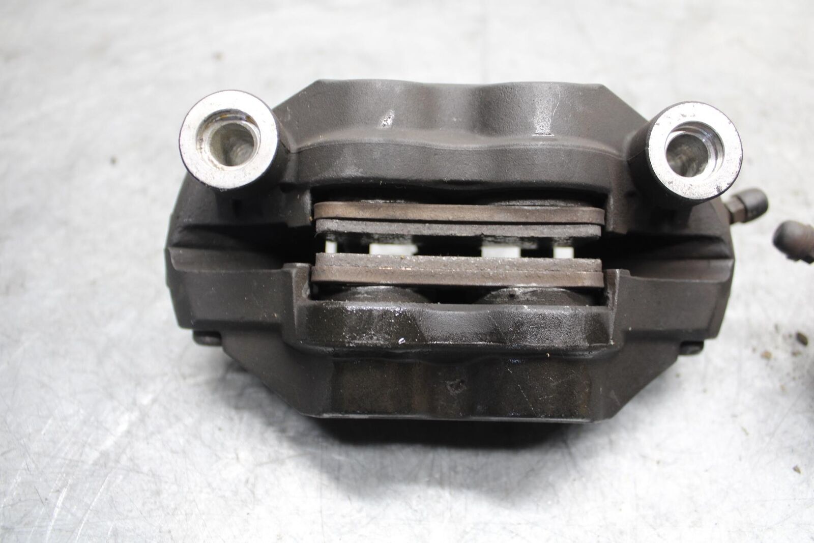 2009 Suzuki GSXR600 RIGHT LEFT FRONT BRAKE CALIPER SET PAIR CALIPERS BB527