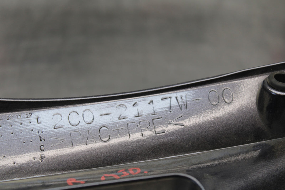 06-07 YAMAHA YZF R6 RIGHT FRONT UPPER SIDE FAIRING COWL PLASTIC BB00