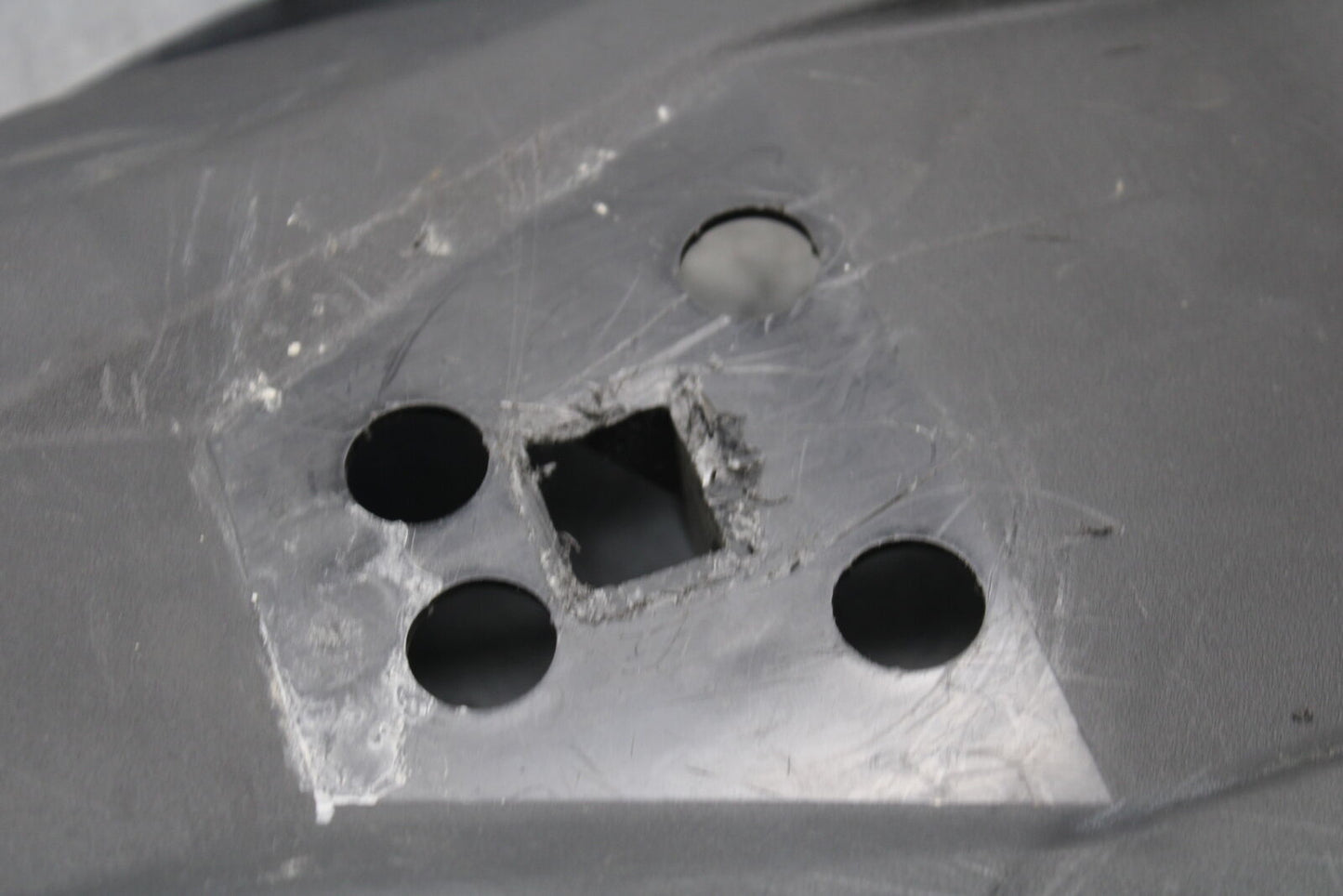 18-23 KAWASAKI NINJA 400 REAR BACK TAIL UNDERTAIL BATTERY TRAY PLASTIC BB660