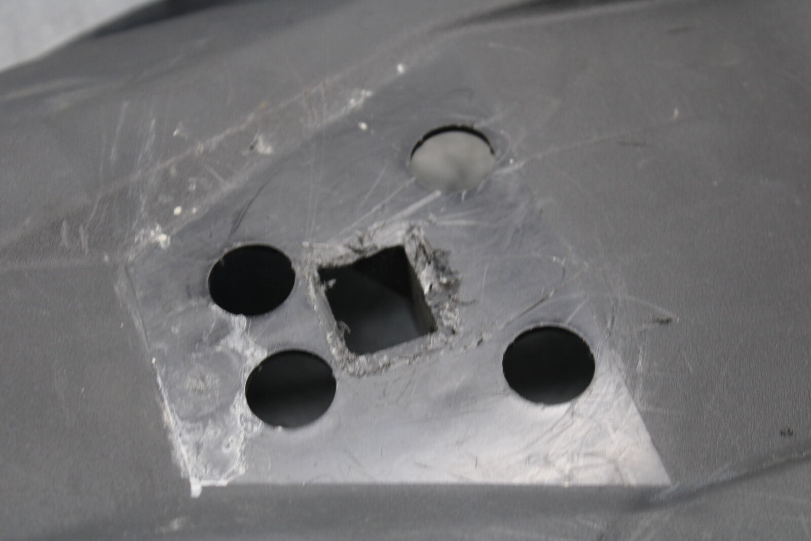 18-23 KAWASAKI NINJA 400 REAR BACK TAIL UNDERTAIL BATTERY TRAY PLASTIC BB660