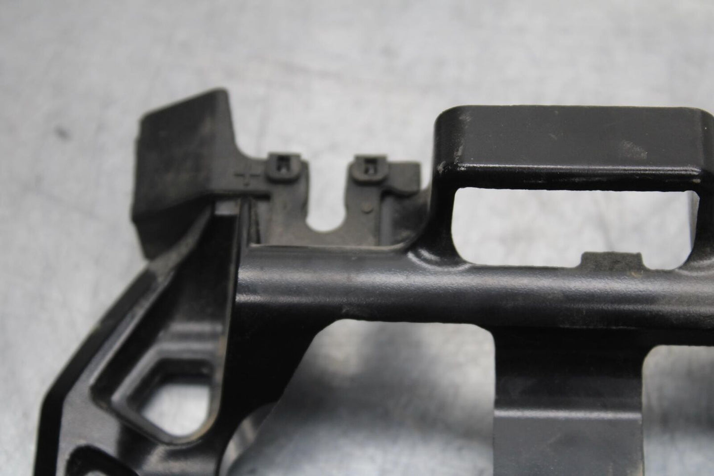20-21 YAMAHA XSR900 GAS TANK FUEL CELL PETROL RESERVOIR BRACKET  BB599