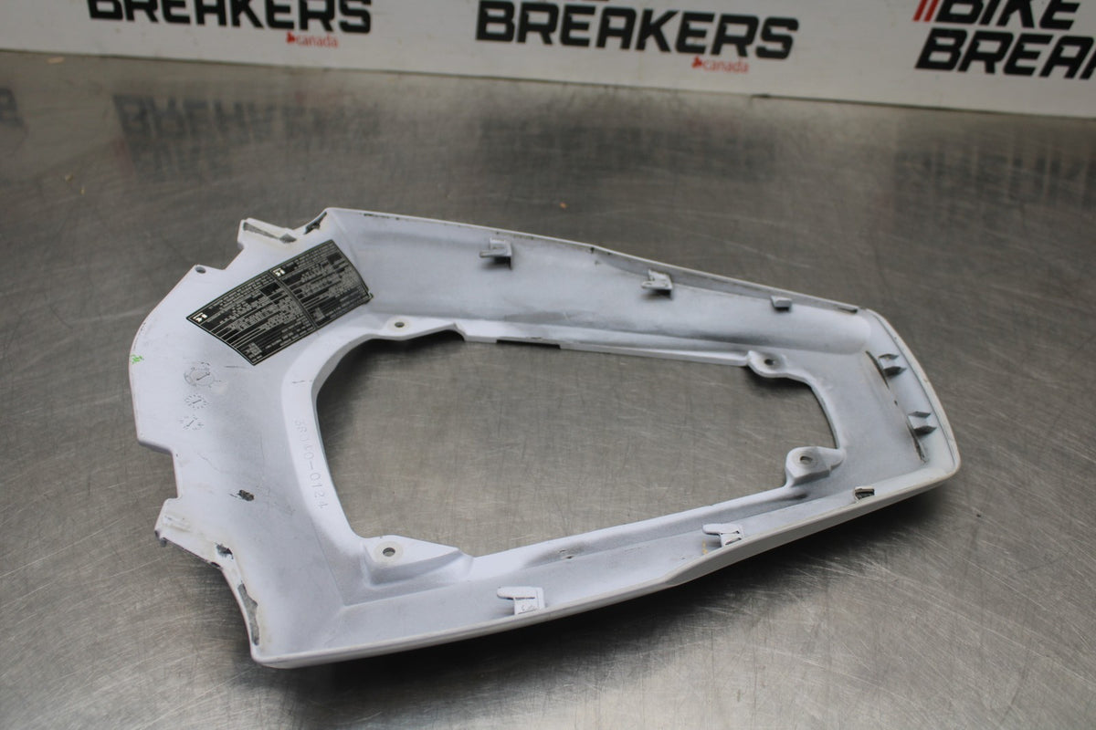 11-15 KAWASAKI NINJA ZX10R CENTER REAR BACK TAIL FAIRING COWL BB840