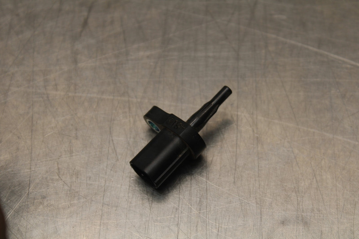 22-25 YAMAHA YZF R7 AIR INTAKE TEMPERATURE TEMP SENSOR BB85024.99