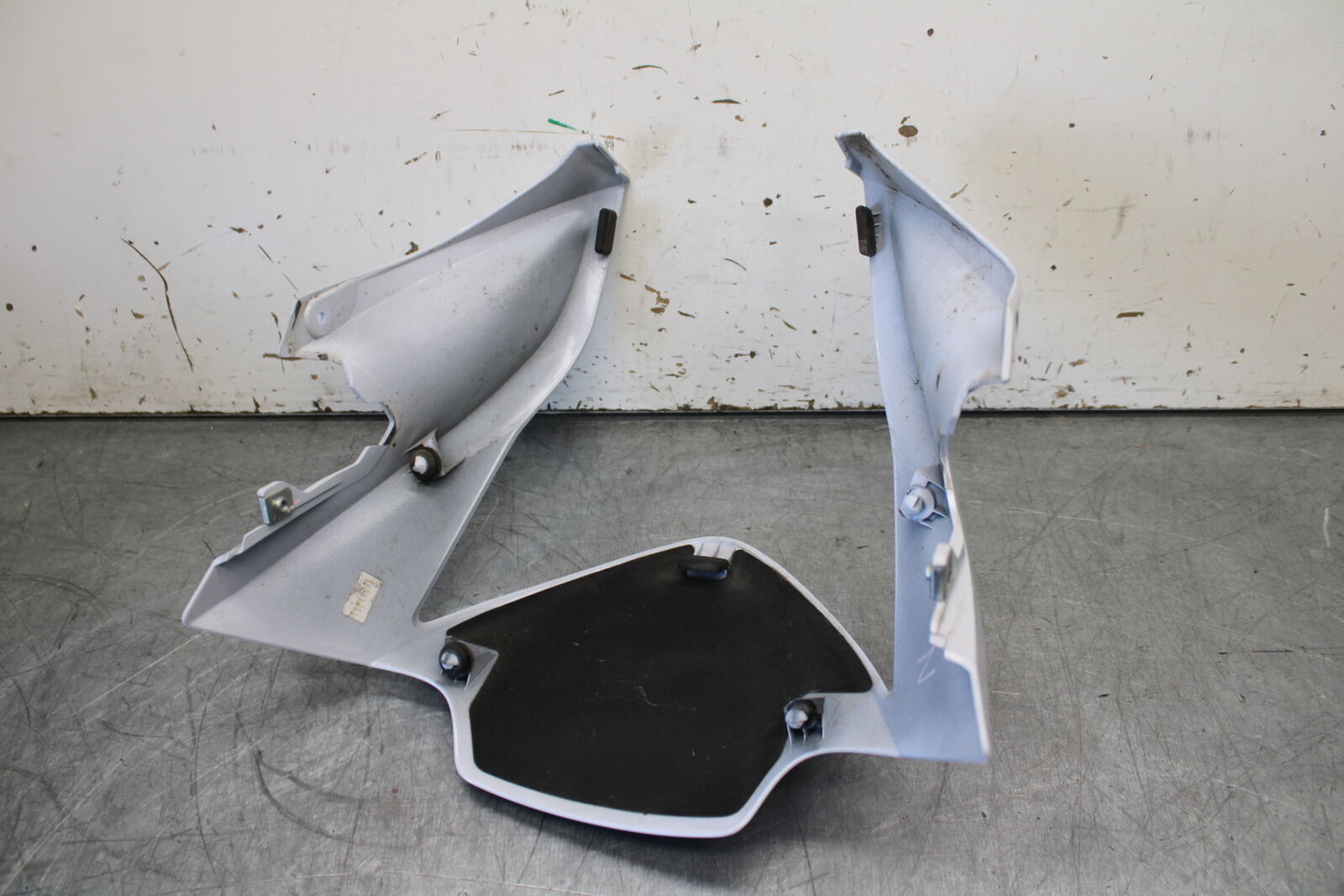 12-17 KAWASAKI ER-6N Z650 FRONT CENTER COWL FAIRING BB709