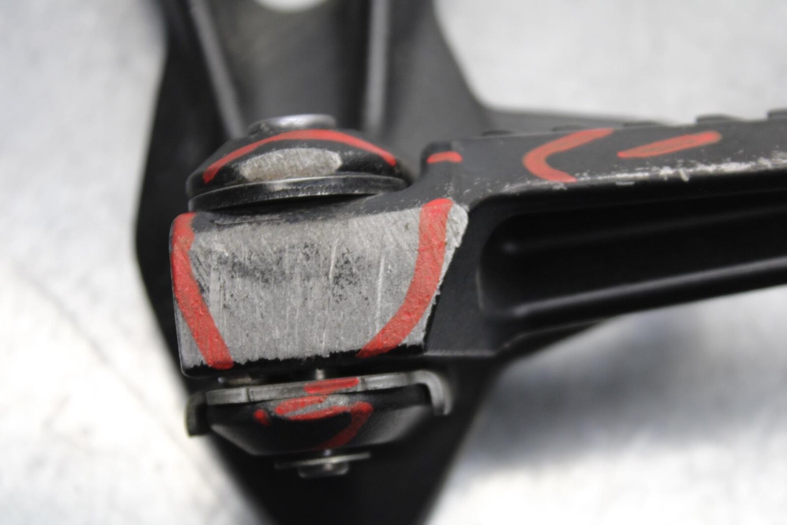 2011 Kawasaki Ninja ZX6R ZX600R RIGHT LEFT PASSENGER FOOT PEGS   BB587