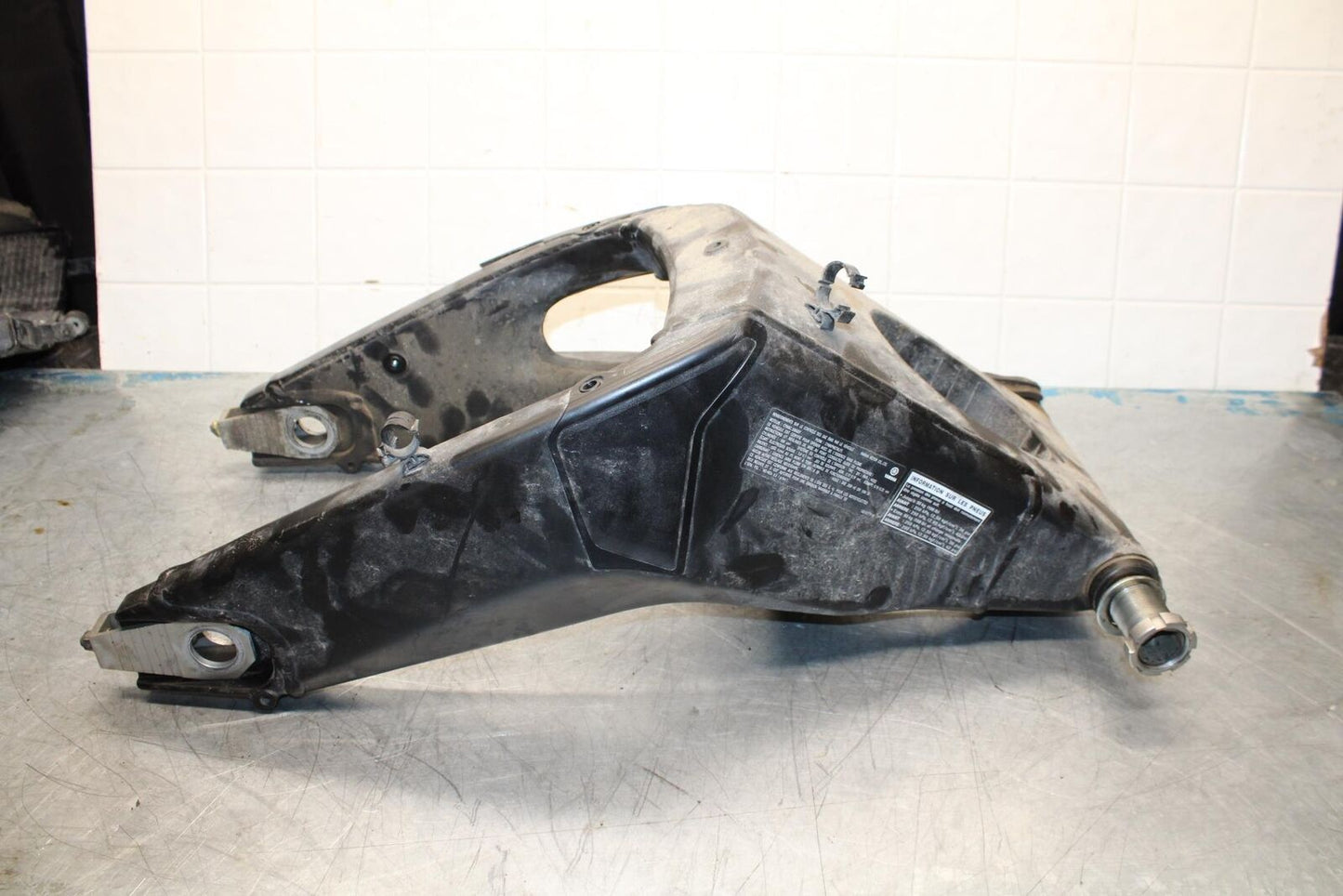 08-16 YAMAHA YZF R6 REAR SWINGARM BACK SUSPENSION SWING ARM BB443