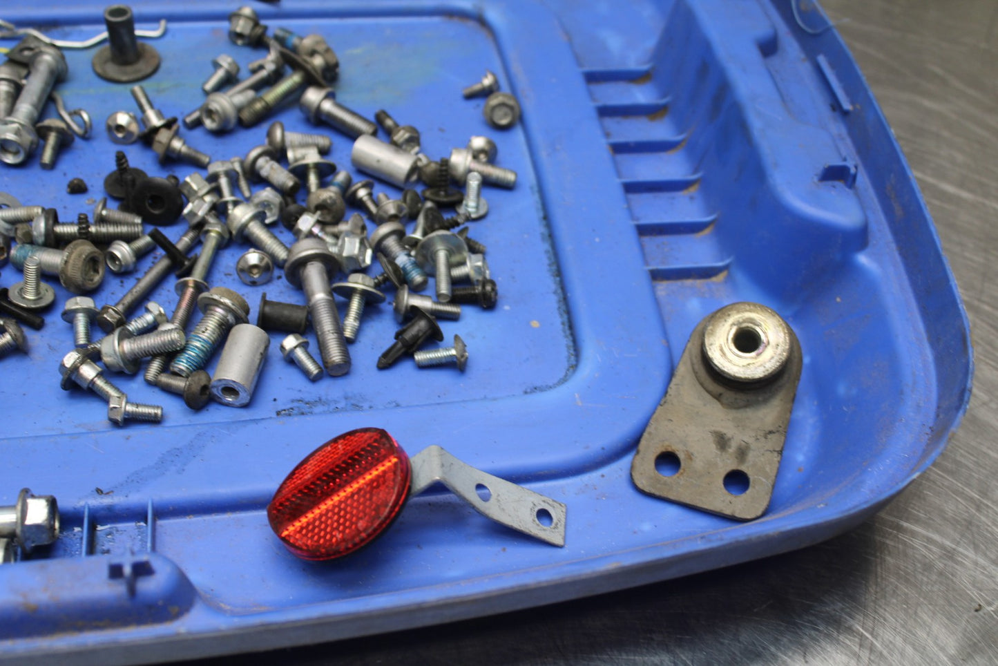 06-07 SUZUKI GSXR 600 MOUNTING BOLTS HARDWARE MOTOR SCREWS BB178