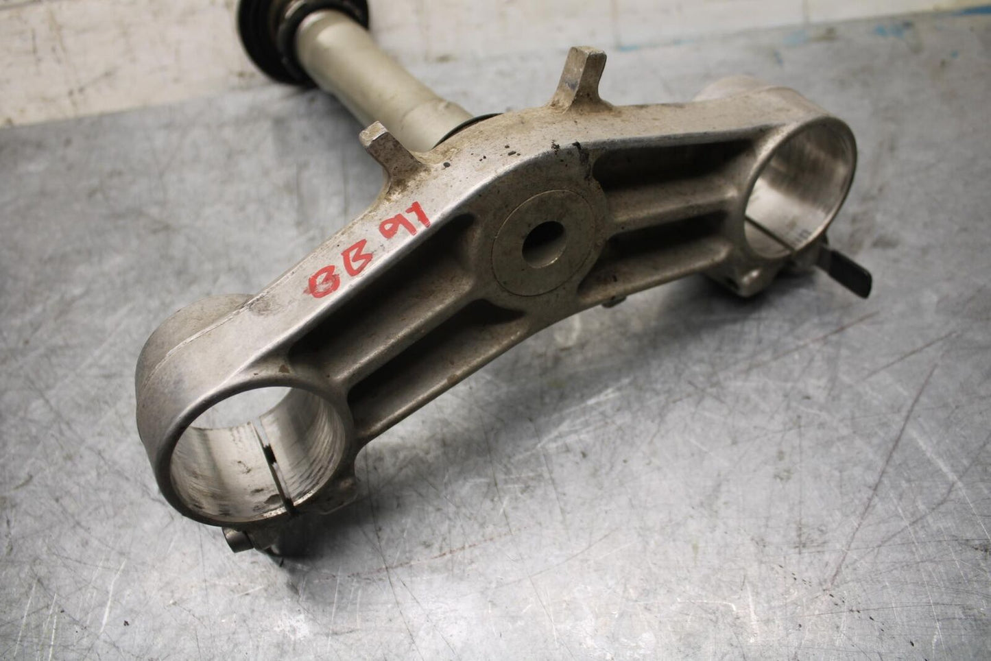 2007 Kawasaki Ninja ZX6R ZX600P FRONT FORKS CLAMP LOWER TRIPLE TREE STEM BB47