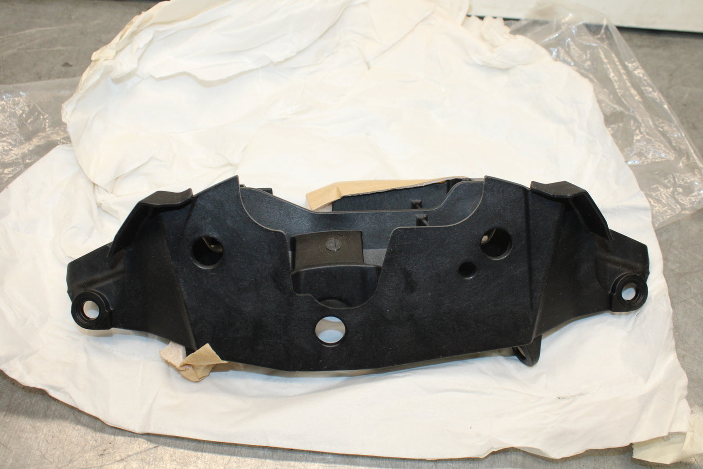 19-23 KAWASAKI NINJA ZX6R UPPER FAIRING MIRROR GAUGES STAY BRACKET BB749