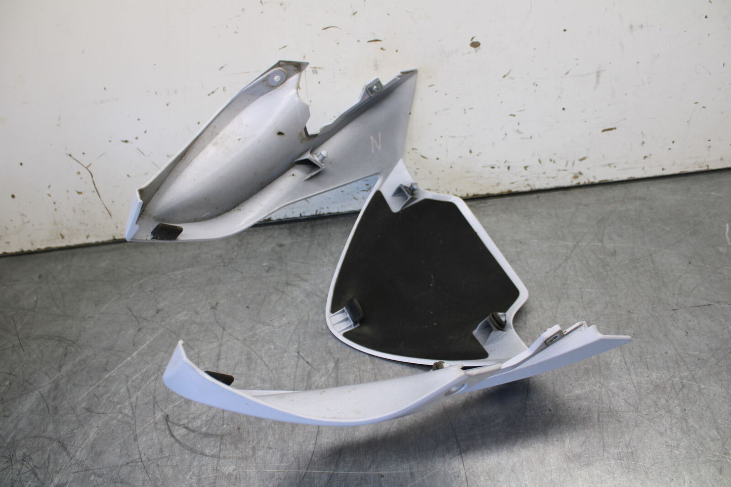 12-17 KAWASAKI ER-6N Z650 FRONT CENTER COWL FAIRING BB709