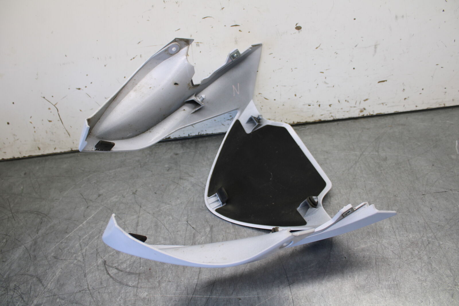 12-17 KAWASAKI ER-6N Z650 FRONT CENTER COWL FAIRING BB709