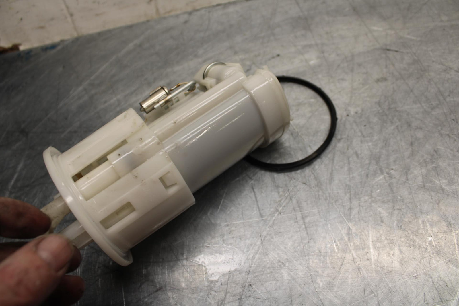 07-08 YAMAHA YZF R1 FUEL PUMP GAS PETROL SENDER UNIT 4C8-13907-01-00 BB483