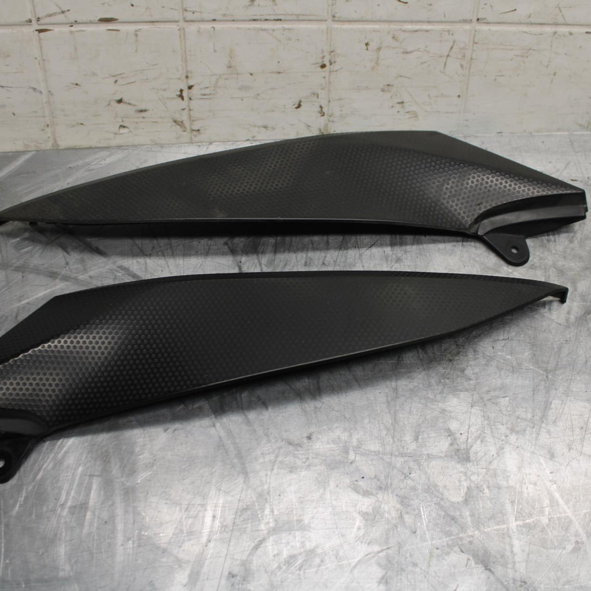 04-06 YAMAHA YZF R1 RIGHT LEFT GAS FUEL TANK PANELS COVERS TRIM SET COWLS  BB491